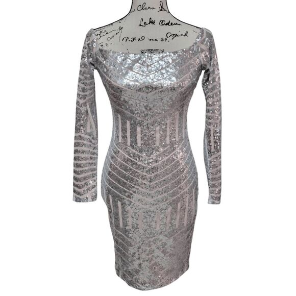 HOT MIAMI STYLES Silver Sequin Off Shoulders Sexy Mini Bodycon Party Dress S - Picture 14 of 16